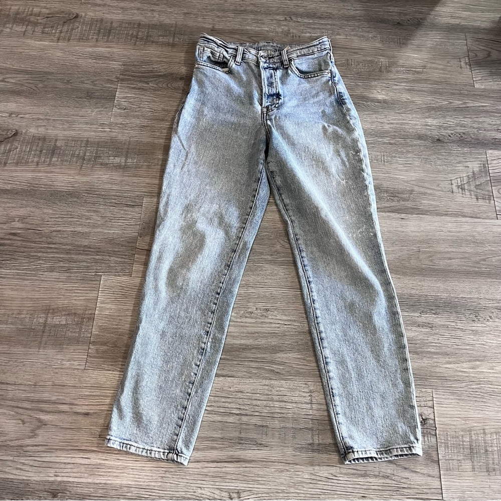 H&M Light Wash Mom Jeans no distressing size 4